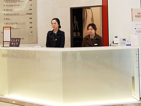 안내데스크/유모차테스크 서비스시설 사진