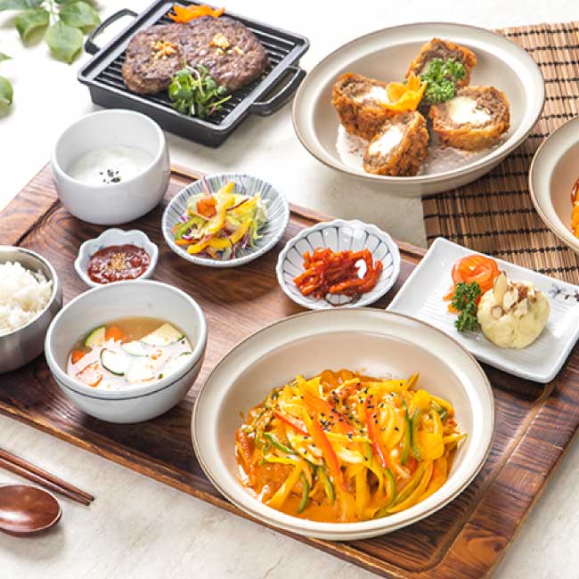 담양 청죽골을 대표하는 60년 전통의 담양식 전통 떡갈비의 맛을 
느껴 보세요