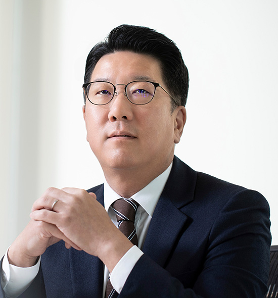 Chung Ji-sun, Chairman of Hyundai Department Store Group